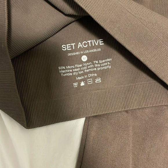 Set active ribbed workout legging and sports bra MEDIUM - Picture 3 of 6